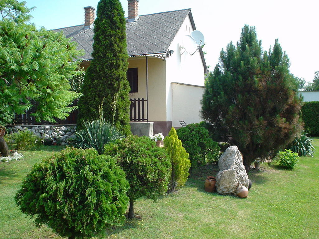 Oeroekzoeld Apartmanok Balatonfenyves Zewnętrze zdjęcie